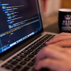 网络震惊事件：51网发布回应，人们仍在反思与调整